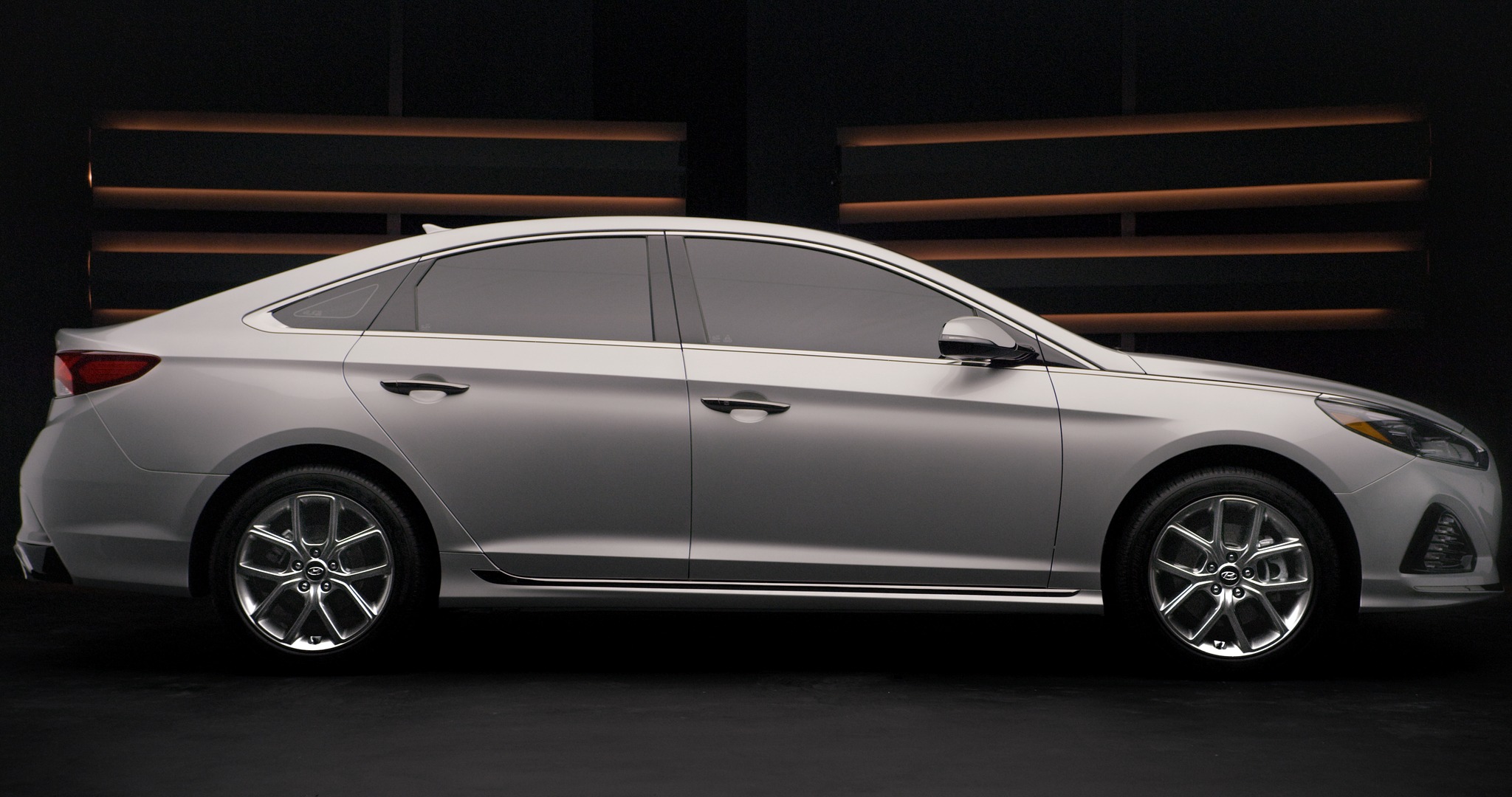 Matching Hyundai live-action frame 6